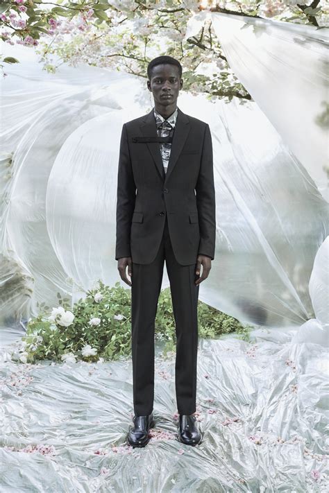 dior men resort 2020 vogue|Dior Men Resort 2020 Collection .